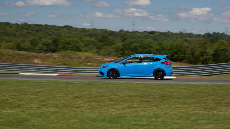  Ford Focus RS 2016 года  (US) (фото 6 из 51)